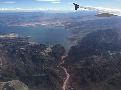 512px-2015-11-03_11_05_41_View_southeast_down_Boulder_Watch_and_Lake_Mead,_Nevada_from_an_airp...jpg 512px-2015-11-03_11_05_41_View_southeast_down_Boulder_Watch_and_Lake_Mead,_Nevada_from_an_airp...jpg