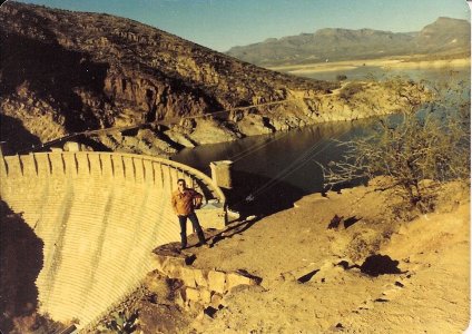 ME roosevelt dam - apache trail.jpg
