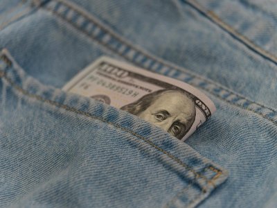 free-photo-of-one-hundred-dollar-banknote-money-in-back-pocket-jeans-pants.jpeg free-photo-of-one-hundred-dollar-banknote-money-in-back-pocket-jeans-pants.jpeg